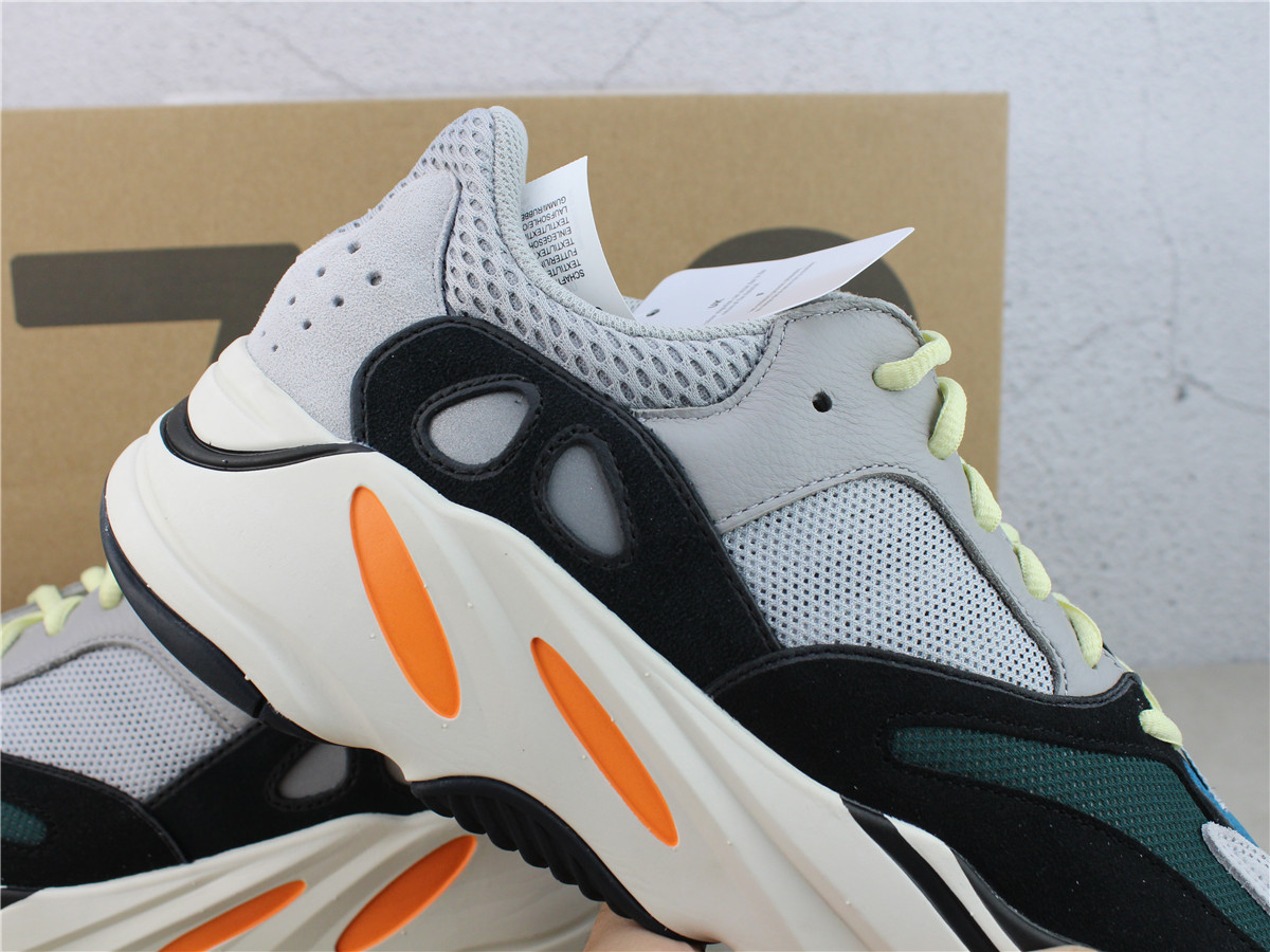 Yeezy Boost 700 wave Runner B75571